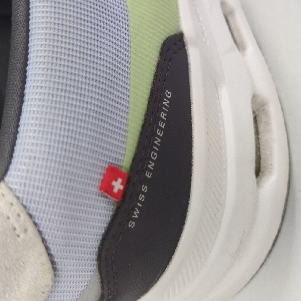 On Clouds Sneakers - Picture 5 of 14